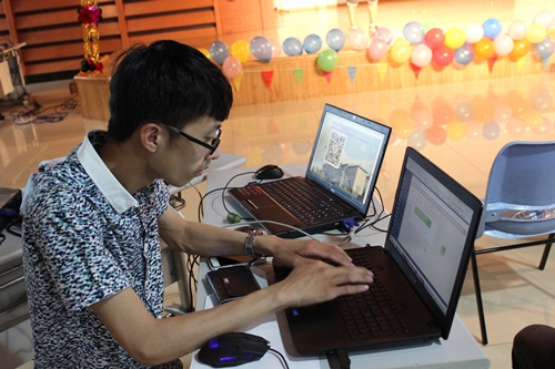 专注的工作人员 专注的工作人员